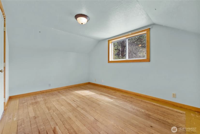 Property photo for 511 Bluff St, Winthrop photo 28