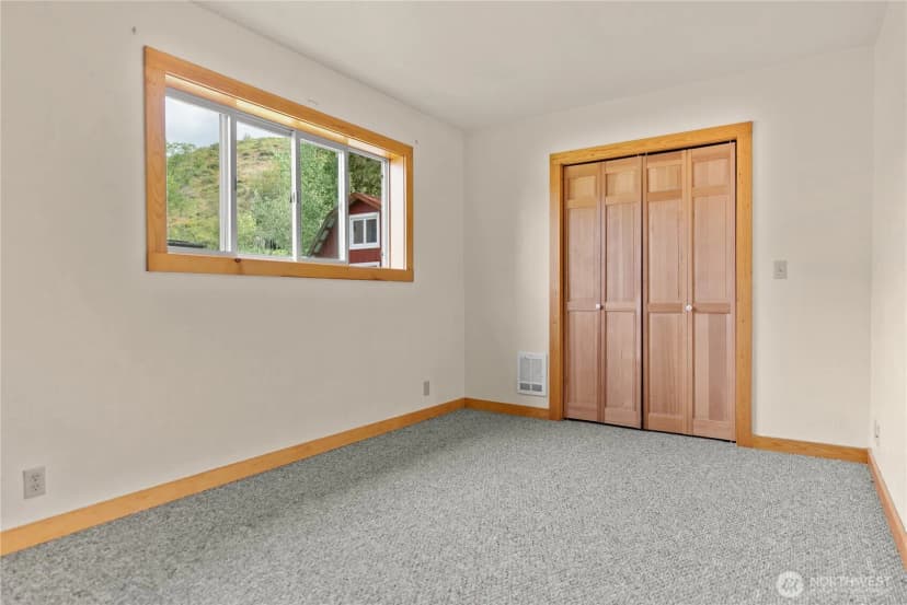 Property photo for 511 Bluff St, Winthrop photo 21