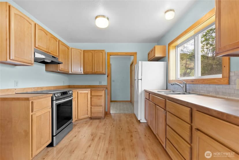 Property photo for 511 Bluff St, Winthrop photo 11