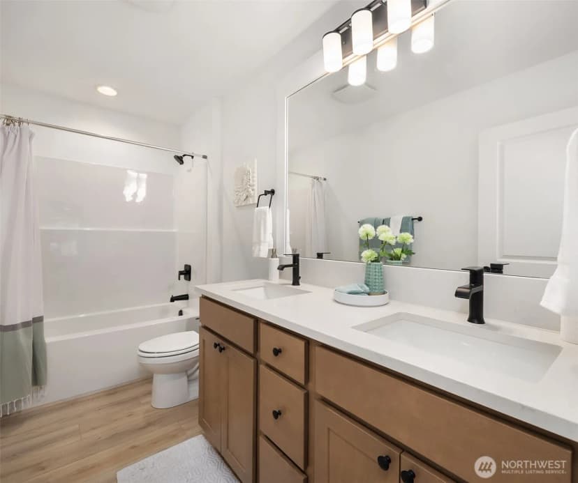 Property photo for 10668 Se 170th Place, Renton photo 35