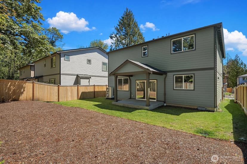 Property photo for 10668 Se 170th Place, Renton photo 23