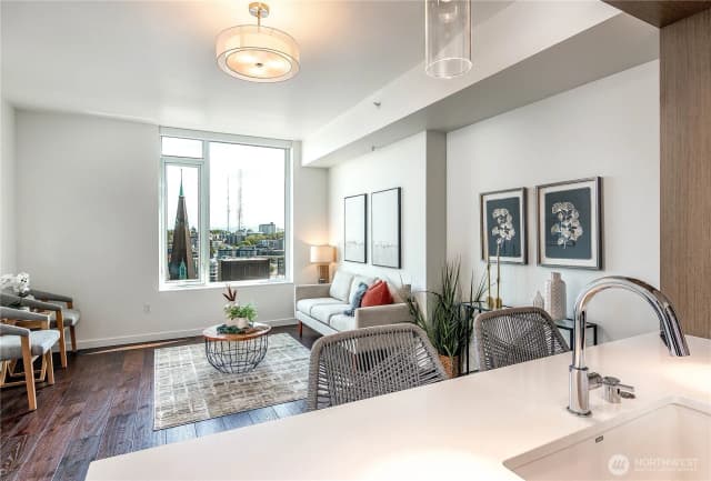 Property photo for 1321 Seneca Street #1102, Seattle photo 3