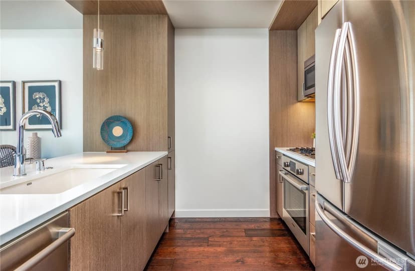 Property photo for 1321 Seneca Street #1102, Seattle photo 9