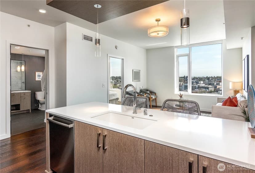 Property photo for 1321 Seneca Street #1102, Seattle photo 10