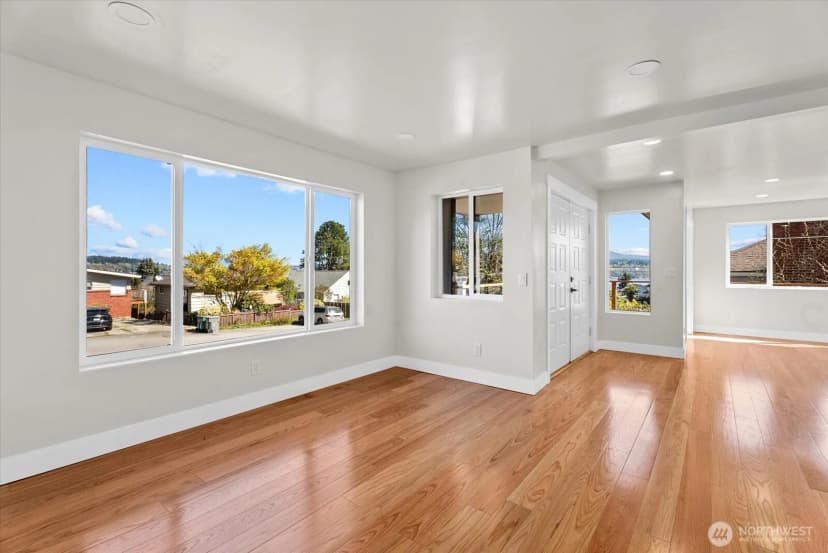 Property photo for 7915 S Lakeridge Drive, Seattle photo 10