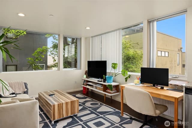 Property photo for 1814 E Denny Way, Seattle photo 5
