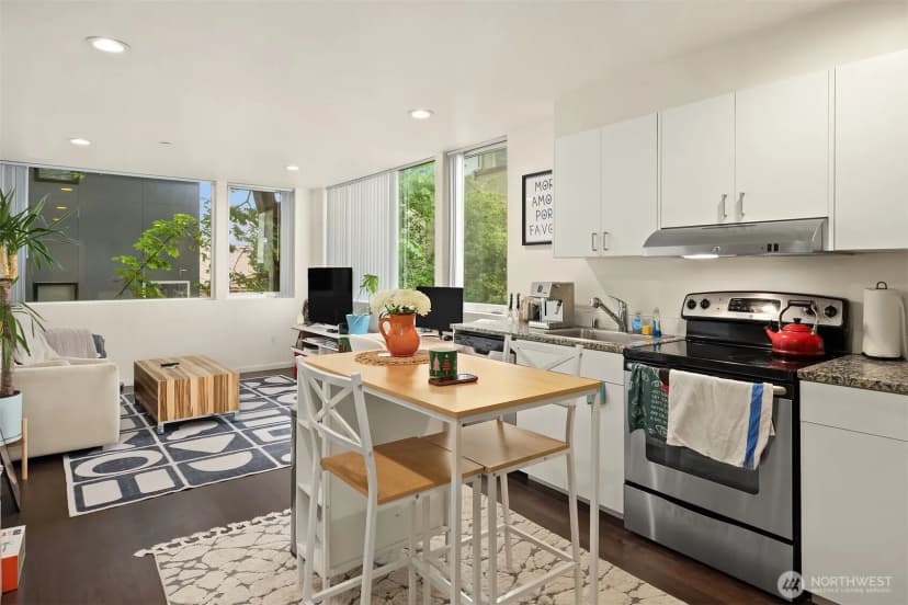 Property photo for 1814 E Denny Way, Seattle photo 8