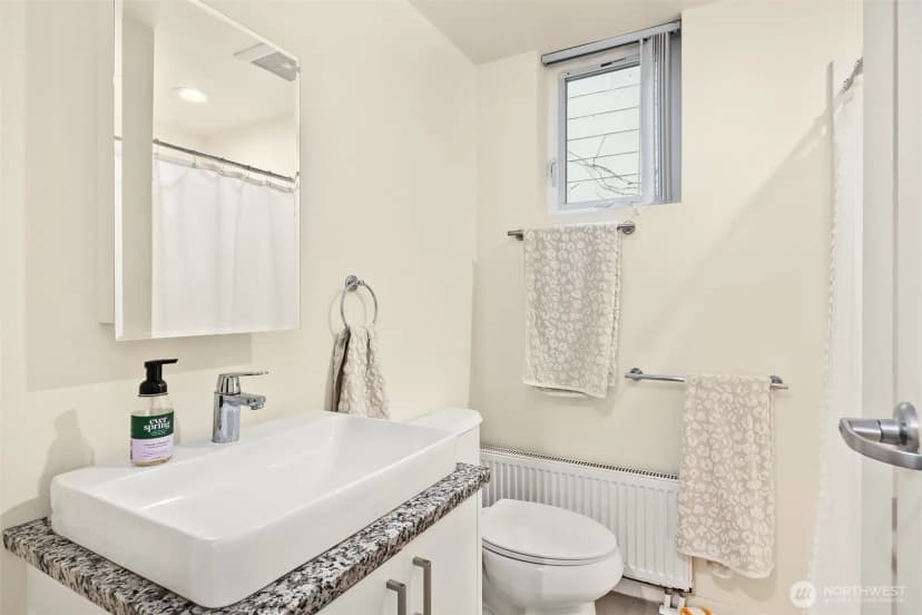 Property photo for 1814 E Denny Way, Seattle photo 11