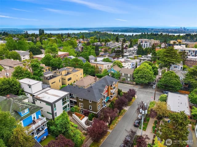 Property photo for 1814 E Denny Way, Seattle photo 3