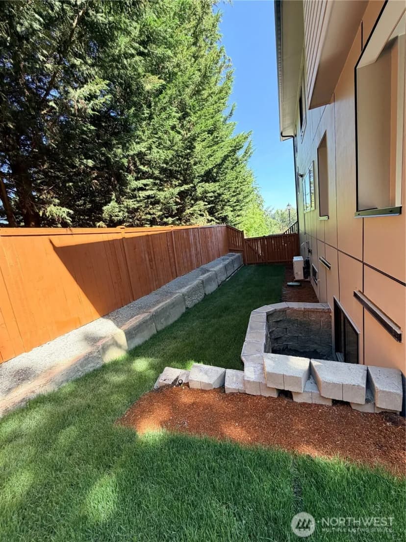 Property photo for 4305 Ne 26 Place, Renton photo 19