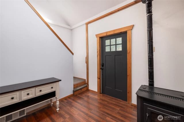 Property photo for 105 S 7th Street, Mount Vernon photo 3