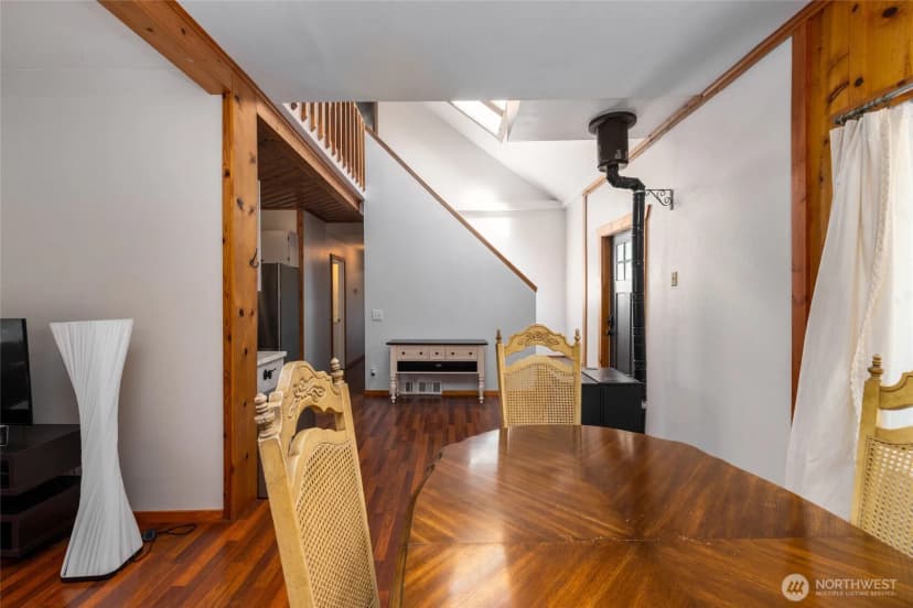Property photo for 105 S 7th Street, Mount Vernon photo 8