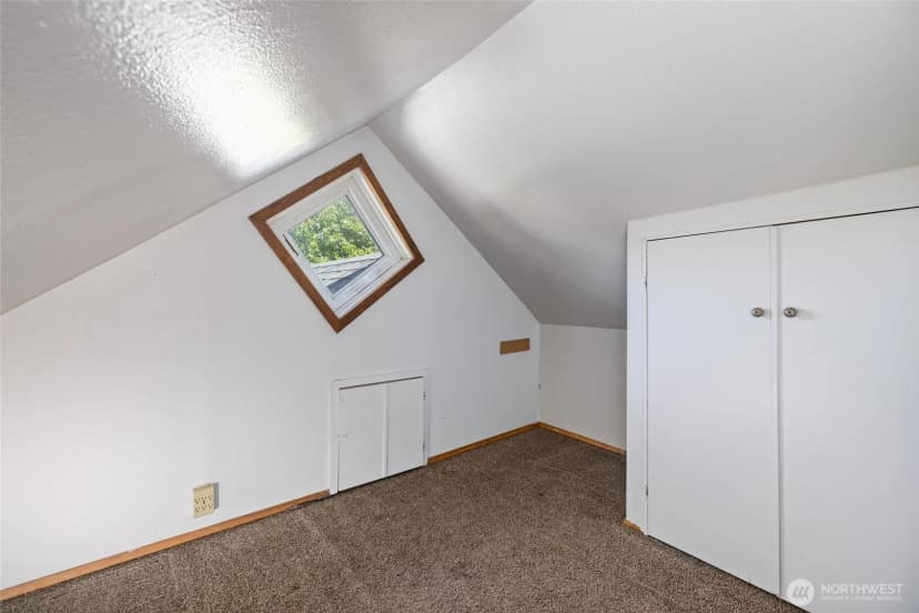 Property photo for 105 S 7th Street, Mount Vernon photo 22