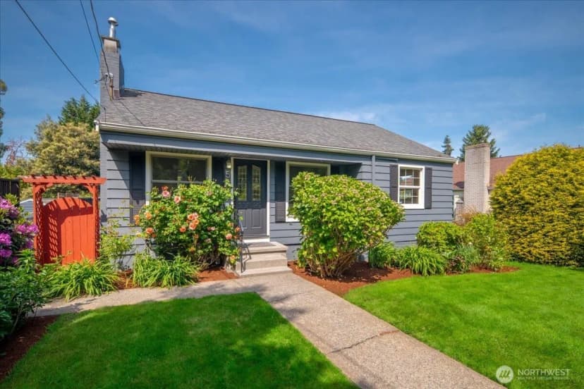 Property photo for 5421 48th Avenue Sw, Seattle photo 2