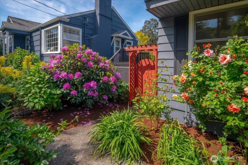 Property photo for 5421 48th Avenue Sw, Seattle photo 3