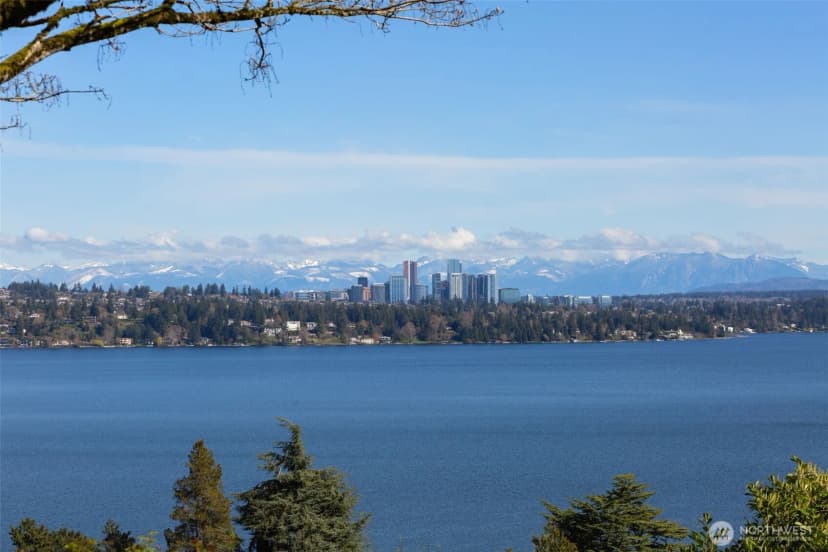 Property photo for 520 36th Avenue E, Seattle photo 10