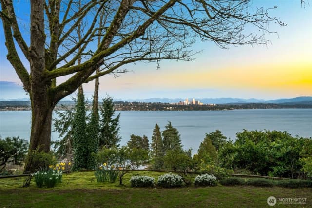 Property photo for 520 36th Avenue E, Seattle