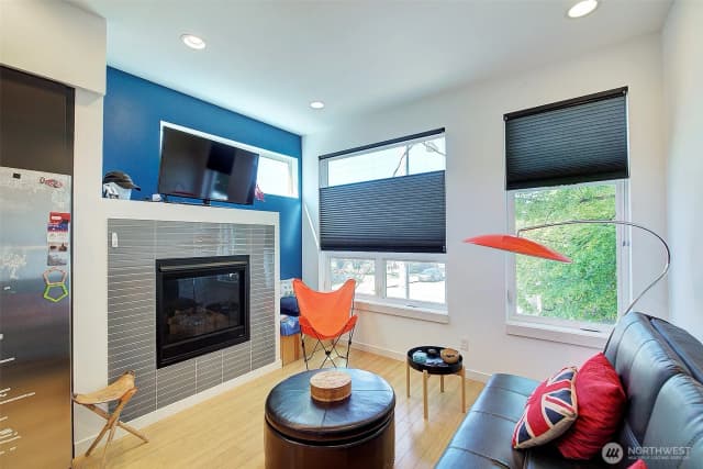 Property photo for 3444 California Avenue Sw, Seattle photo 2