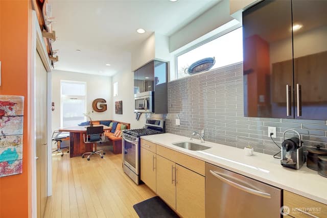 Property photo for 3444 California Avenue Sw, Seattle photo 5