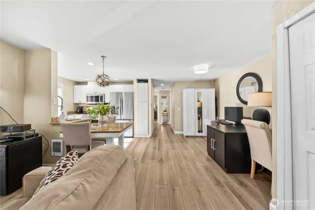 Property photo for 6825 Se Cougar Mountain Way, Bellevue, WA 98006