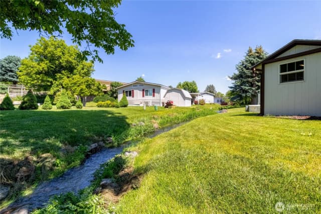 Property photo for 921 Se Scenic View Drive, College Place photo 2