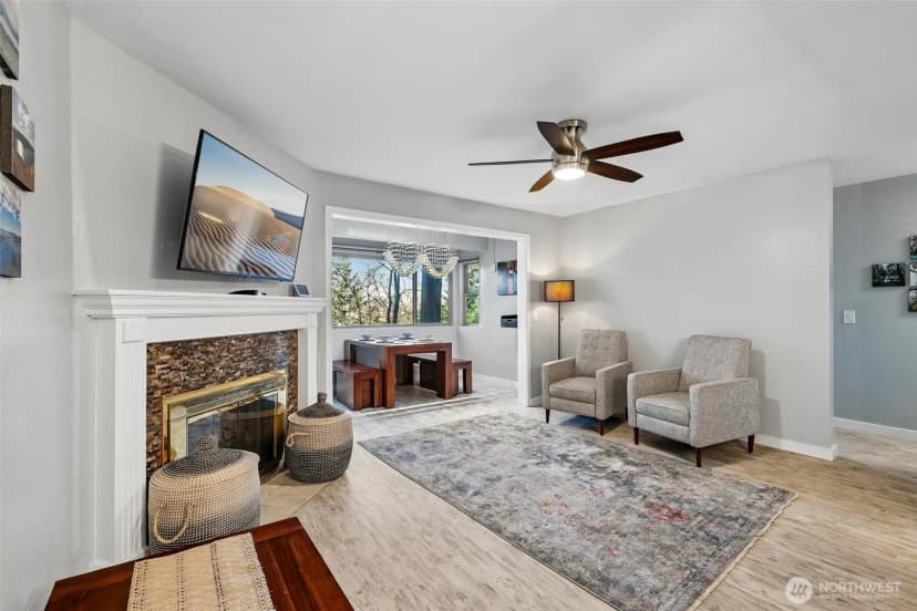 Property photo for 12543 Ne 23rd Place #d3, Bellevue photo 8