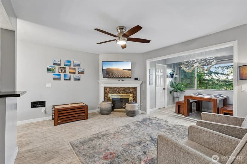 Property photo for 12543 Ne 23rd Place #d3, Bellevue photo 9