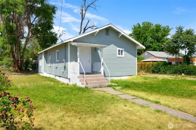 Property photo for 10 S 10th Street, Yakima