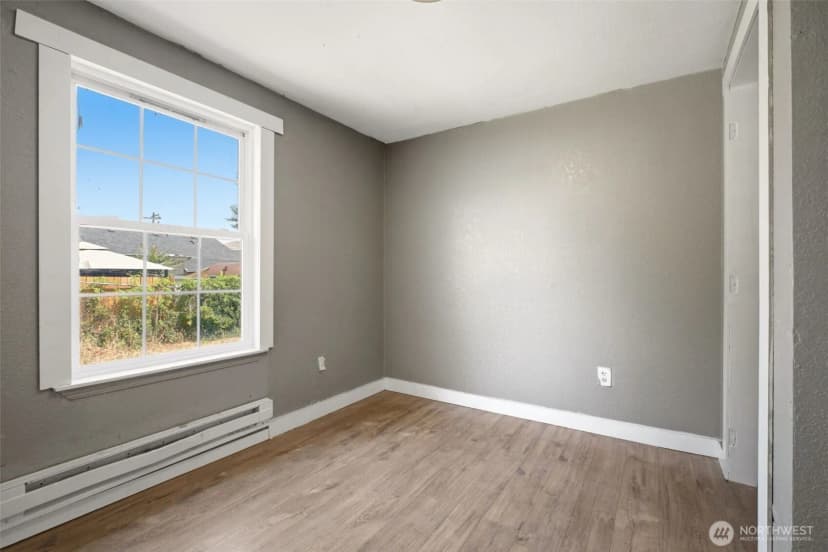 Property photo for 10 S 10th Street, Yakima photo 13