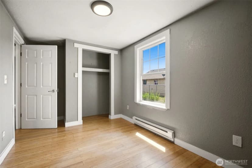 Property photo for 10 S 10th Street, Yakima photo 14