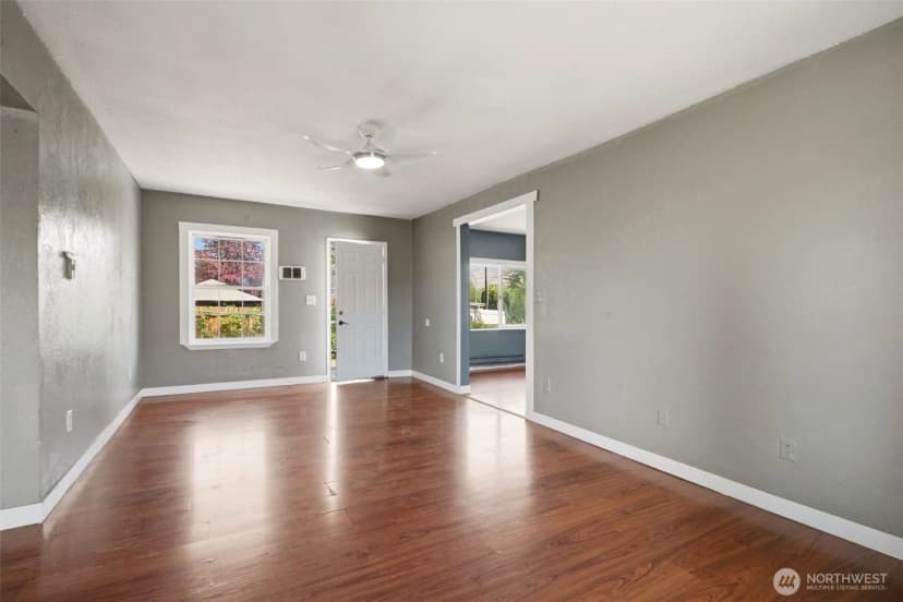 Property photo for 10 S 10th Street, Yakima photo 10