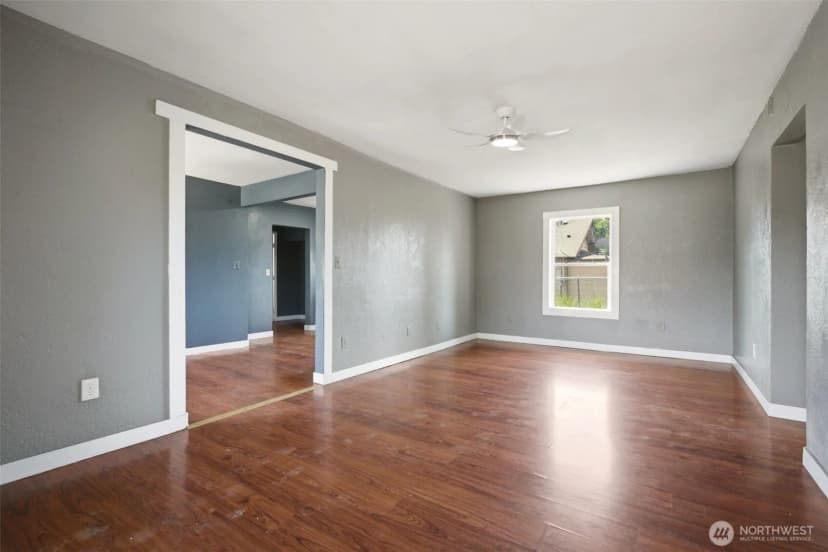 Property photo for 10 S 10th Street, Yakima photo 11