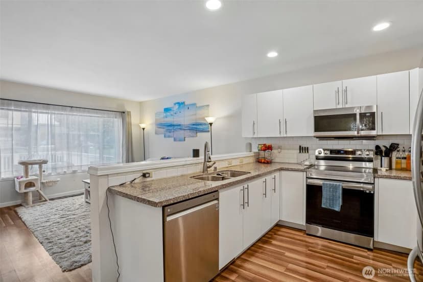 Property photo for 3723 Ne 6th Street, Renton photo 10