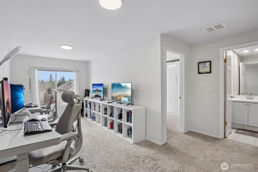 Property photo for 3723 Ne 6th Street, Renton photo 15