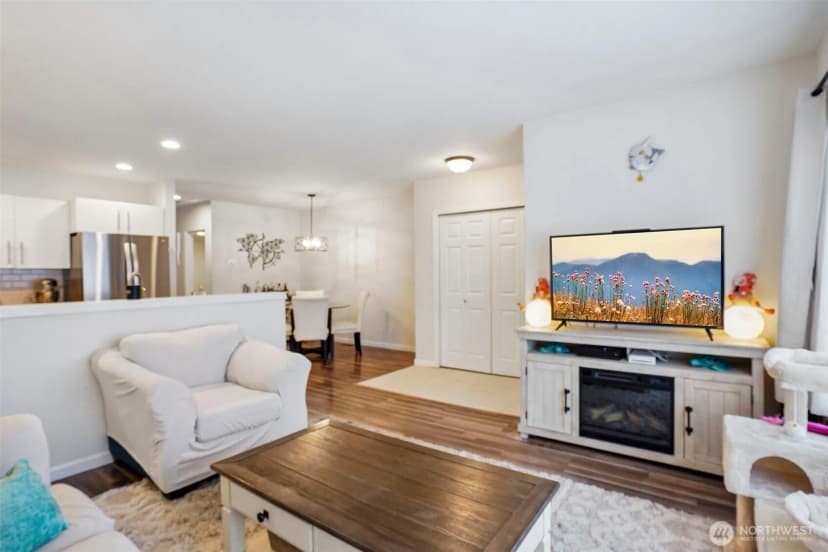 Property photo for 3723 Ne 6th Street, Renton photo 6
