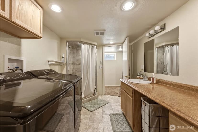Property photo for 49 S Clinton Street, Walla Walla photo 23