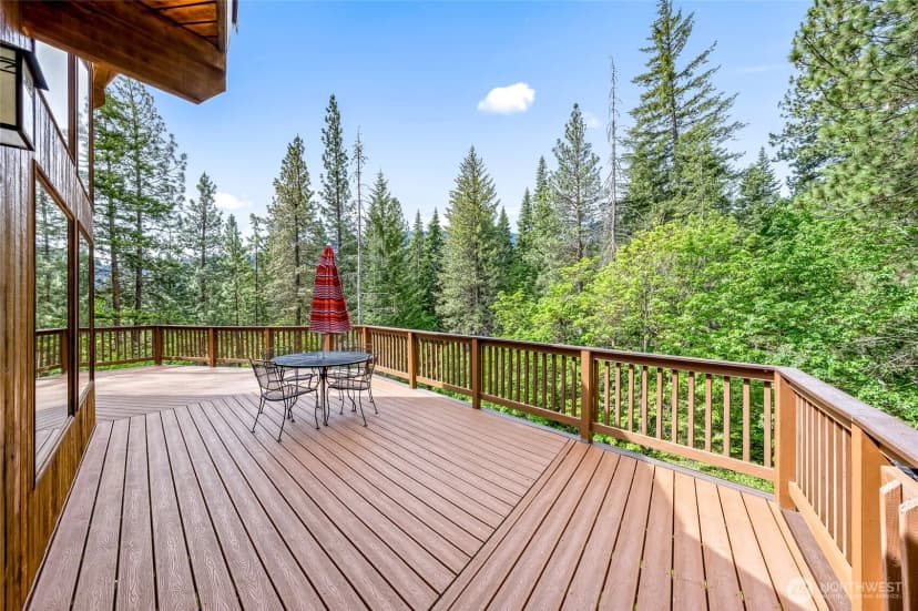 Property photo for 16761 Lakeview Drive, Leavenworth photo 3