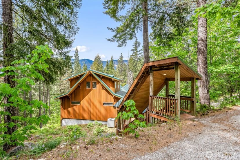 Property photo for 16761 Lakeview Drive, Leavenworth photo 2