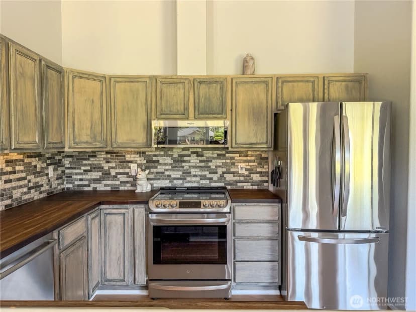 Property photo for 526 Canal Drive Ne, Ocean Shores photo 11