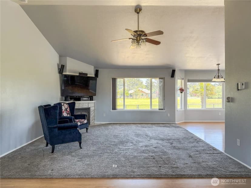 Property photo for 526 Canal Drive Ne, Ocean Shores photo 6