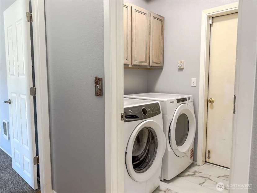 Property photo for 526 Canal Drive Ne, Ocean Shores photo 18