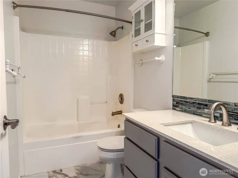 Property photo for 526 Canal Drive Ne, Ocean Shores photo 22