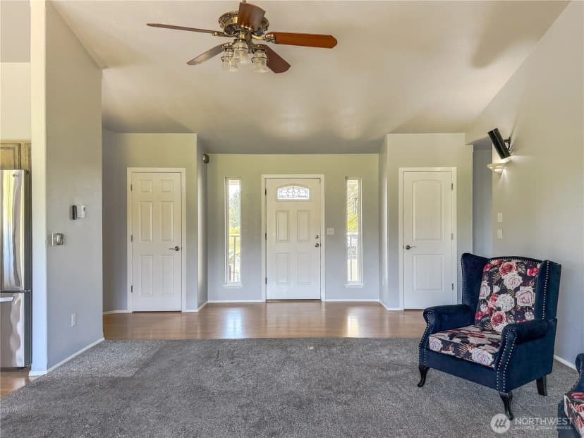 Property photo for 526 Canal Drive Ne, Ocean Shores photo 5