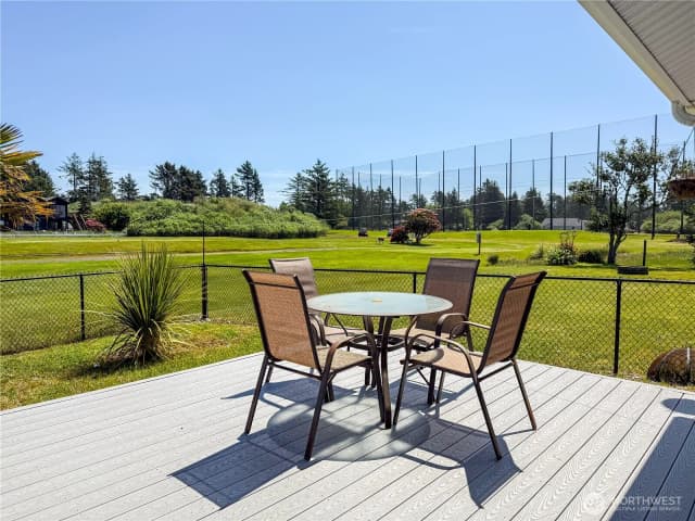 Property photo for 526 Canal Drive Ne, Ocean Shores photo 4