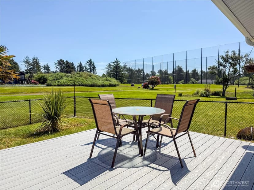 Property photo for 526 Canal Drive Ne, Ocean Shores photo 4