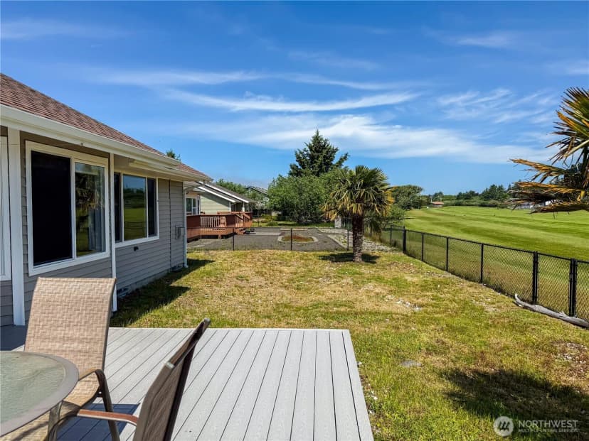 Property photo for 526 Canal Drive Ne, Ocean Shores photo 28