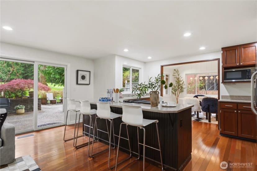Property photo for 21633 Ne 29th St, Sammamish photo 11