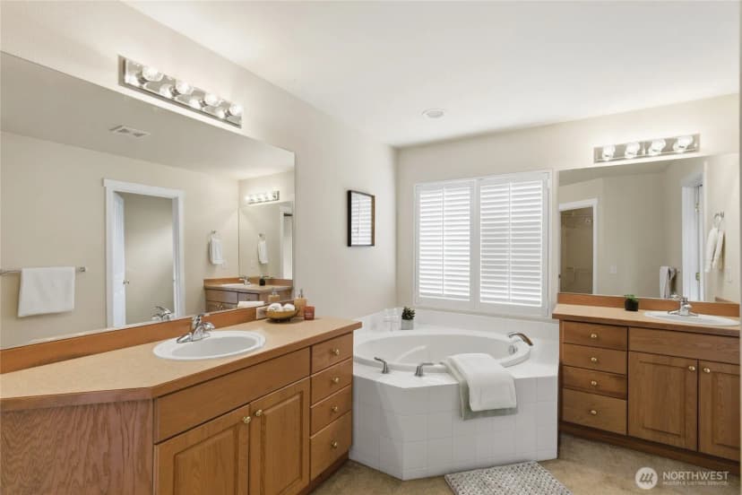 Property photo for 6525 63rd Street W, University Place photo 22