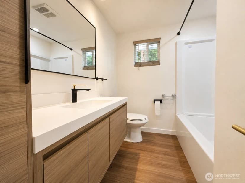 Property photo for 19001 Wallingford Ave N, Shoreline photo 8