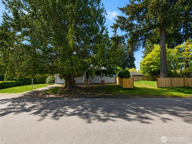 Property photo for 19001 Wallingford Ave N, Shoreline